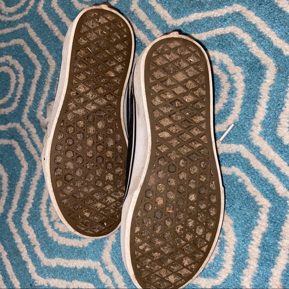 Kids size 2 sneakers - Picture 4 of 5